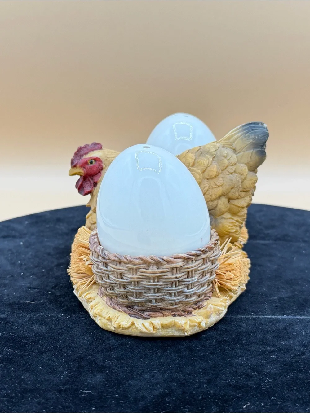 Ceramic Hen Egg Holder Salt & Pepper Shaker Set Farmhouse Chicken Kitchen Decor